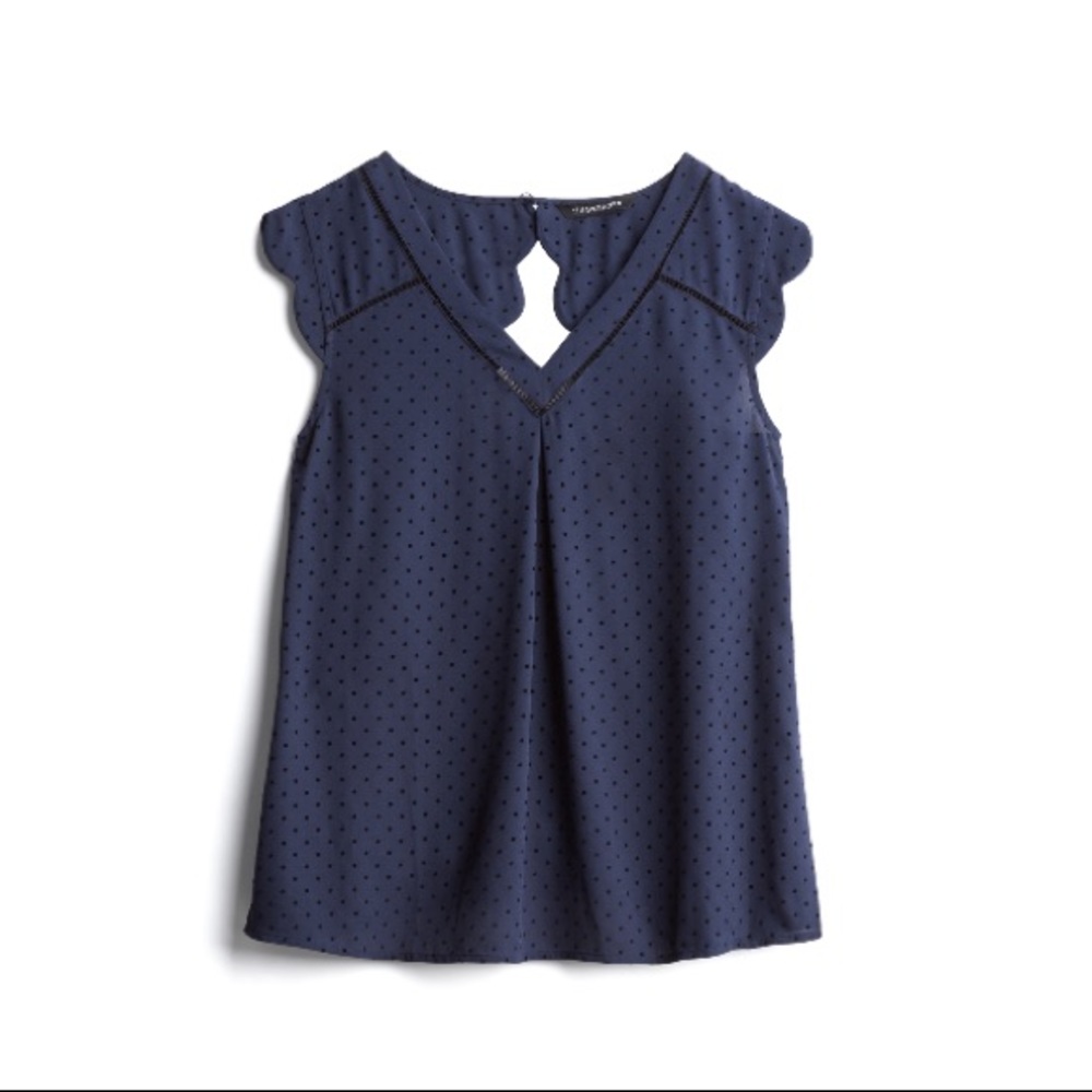 41 Hawthorn Scallop Trim Top